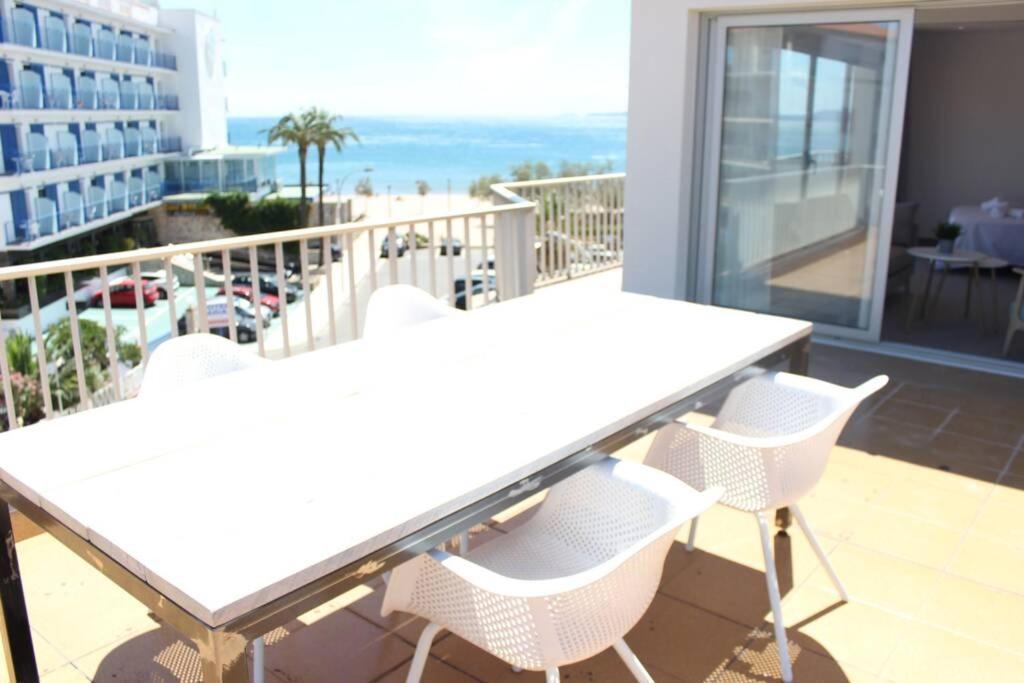 Beautiful Loft, Huge Sunny Terrace, View Over The Beach And Sea 罗萨斯 外观 照片