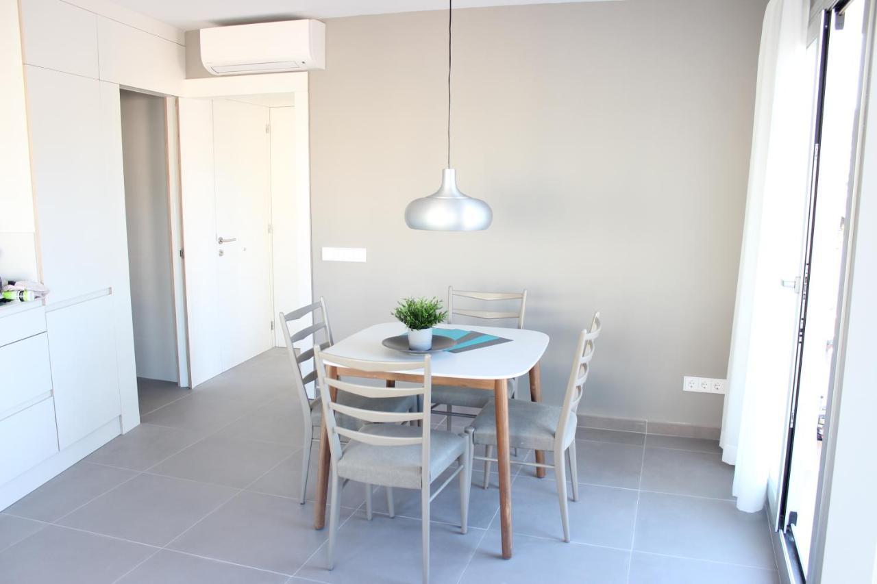Beautiful Loft, Huge Sunny Terrace, View Over The Beach And Sea 罗萨斯 外观 照片