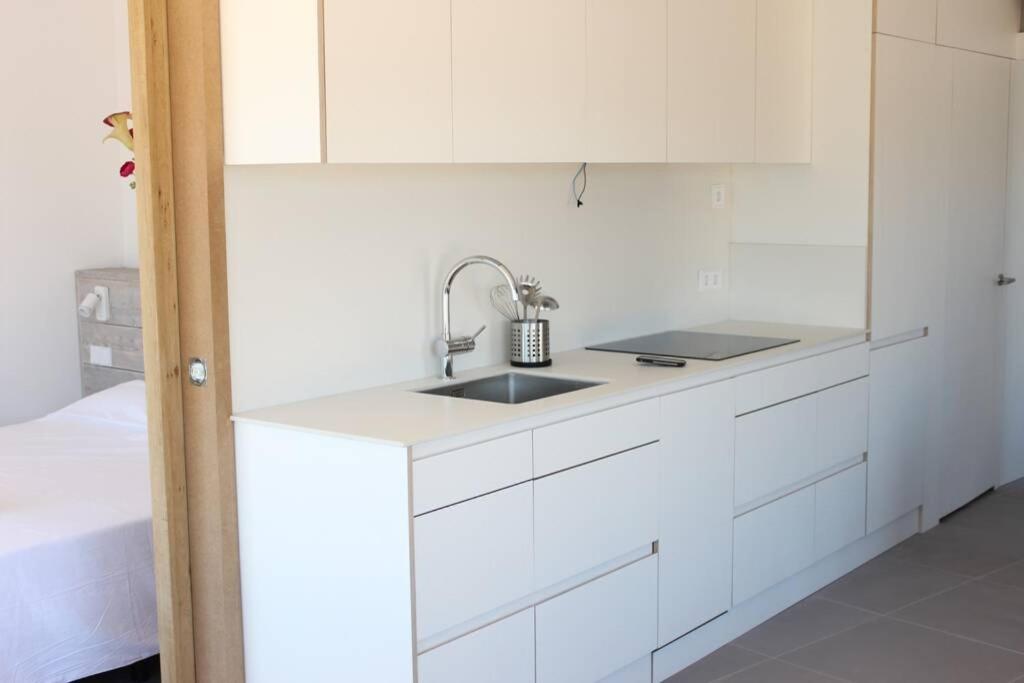 Beautiful Loft, Huge Sunny Terrace, View Over The Beach And Sea 罗萨斯 外观 照片