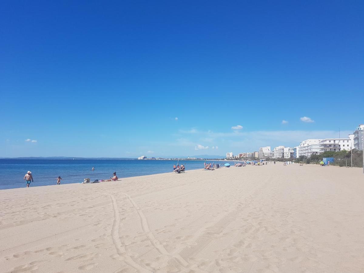 Beautiful Loft, Huge Sunny Terrace, View Over The Beach And Sea 罗萨斯 外观 照片