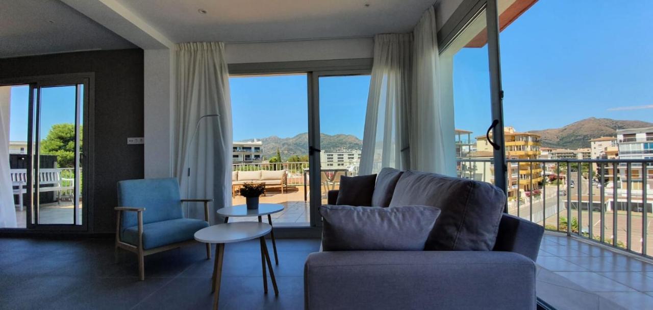 Beautiful Loft, Huge Sunny Terrace, View Over The Beach And Sea 罗萨斯 外观 照片
