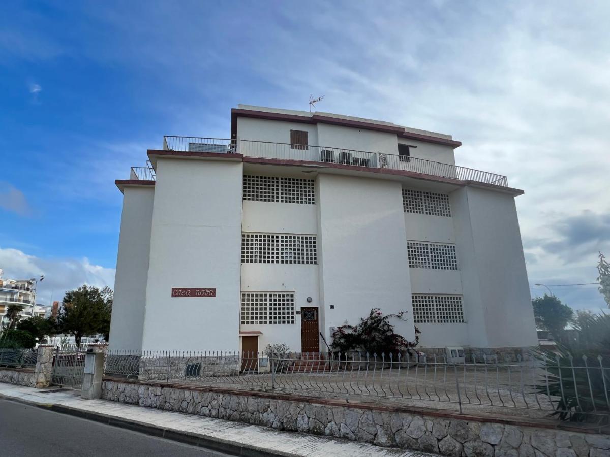 Beautiful Loft, Huge Sunny Terrace, View Over The Beach And Sea 罗萨斯 外观 照片